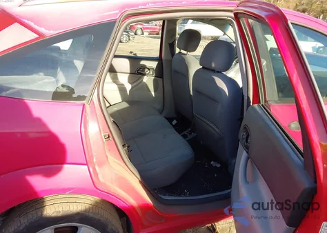 2005 Ford Focus Zx5 z USA, uszkodzony, nr VIN 3FAFP37N05R127613